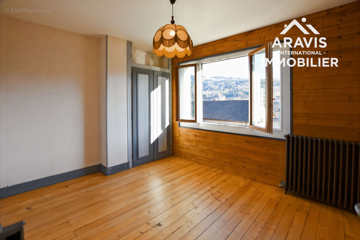 Appartement Au Dernier Etage Avenue des Thézières Avec Vue - photo 8