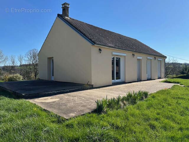 Maison à CHASTELLUX-SUR-CURE