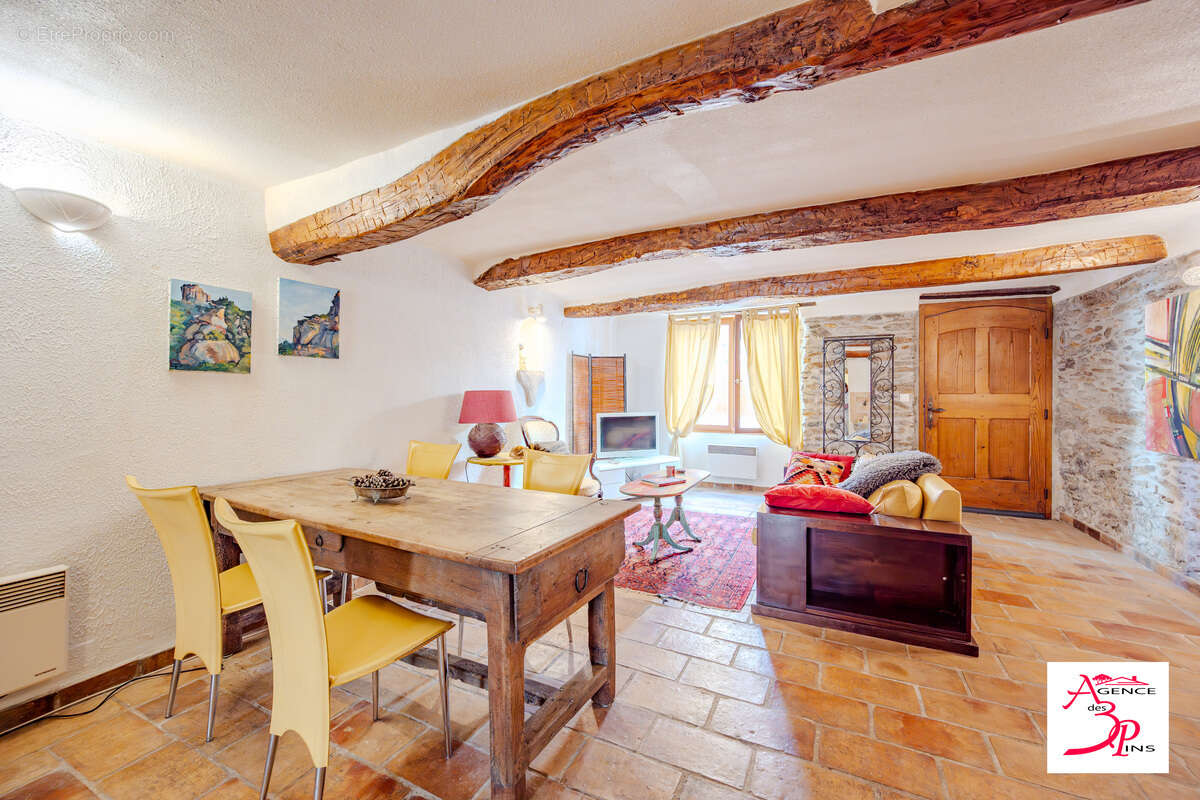 Maison à COLLOBRIERES