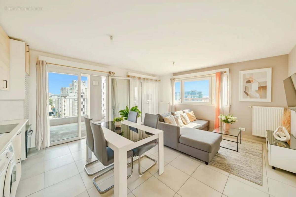 Appartement à MARSEILLE-2E