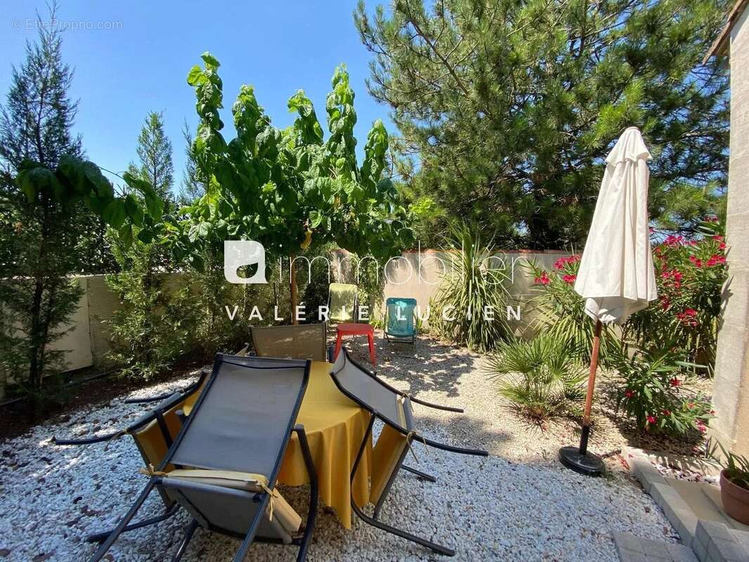 studio en résidence privée avec piscine à ST Rémy - photo 9