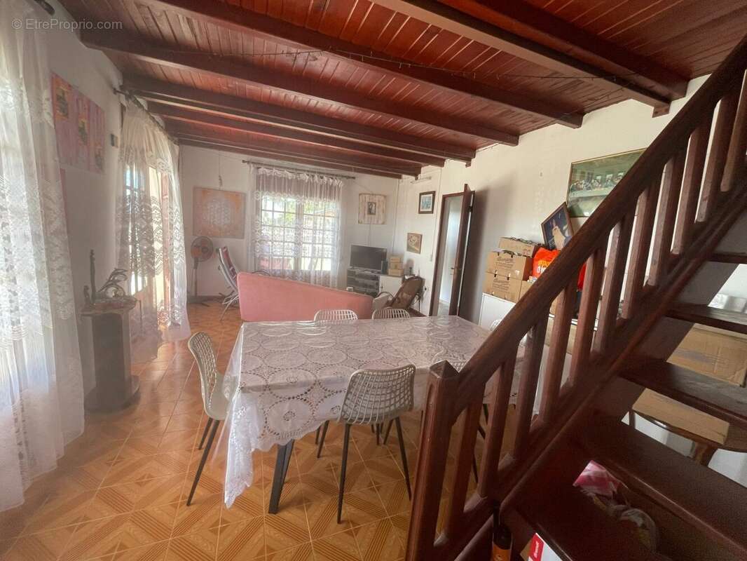 Maison à CAPESTERRE-BELLE-EAU