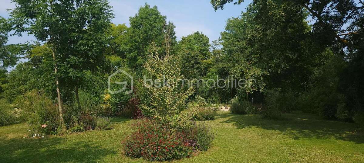 Maison à SAINT-LEU-D&#039;ESSERENT