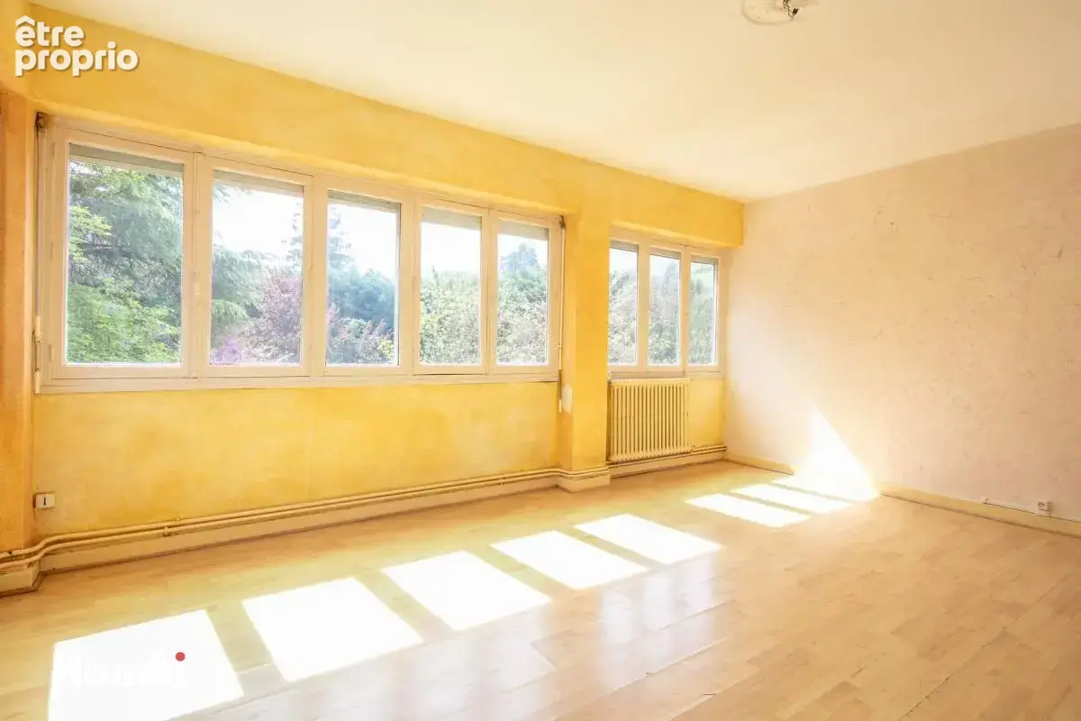Maison de 226 m² au cœur d’un jardin arboré de 1 500 m² – Fraîcheur, calme et verdure - photo 18