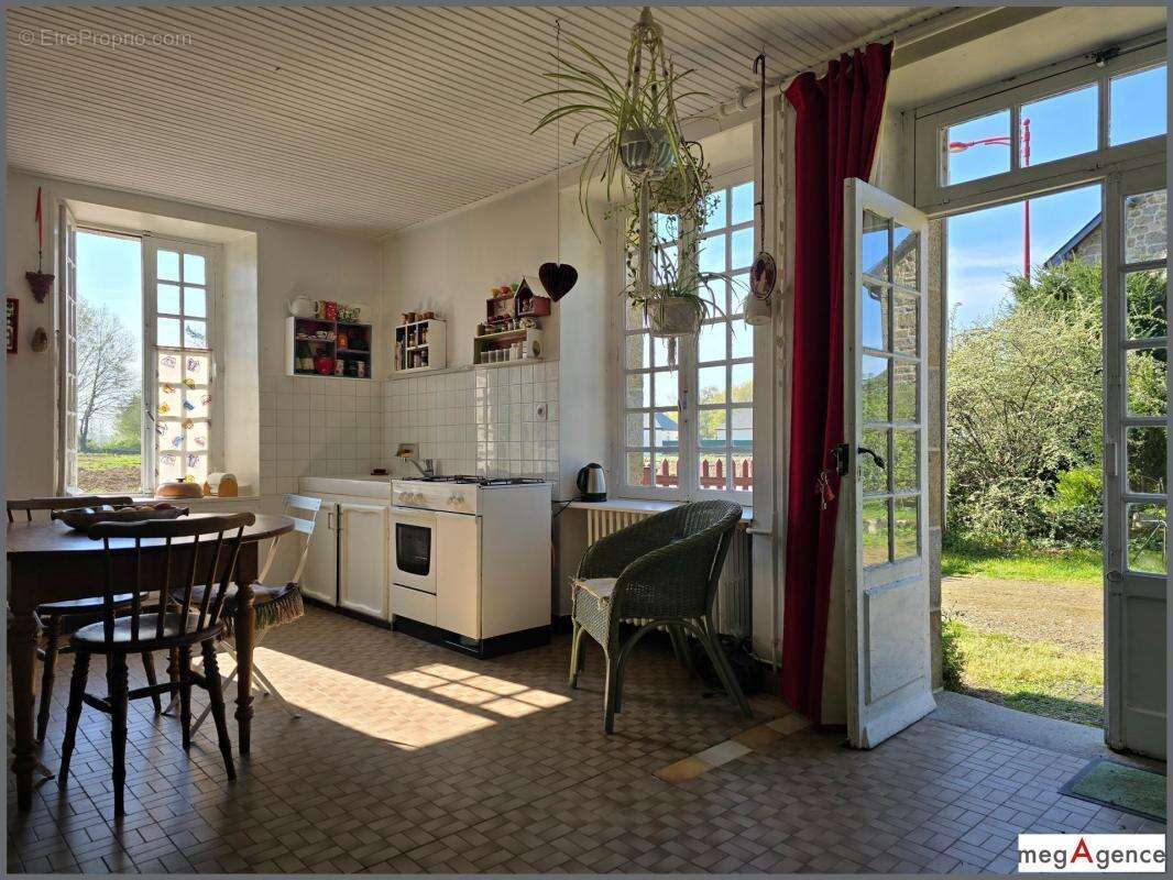 Maison à SAINT-OUEN-DES-ALLEUX