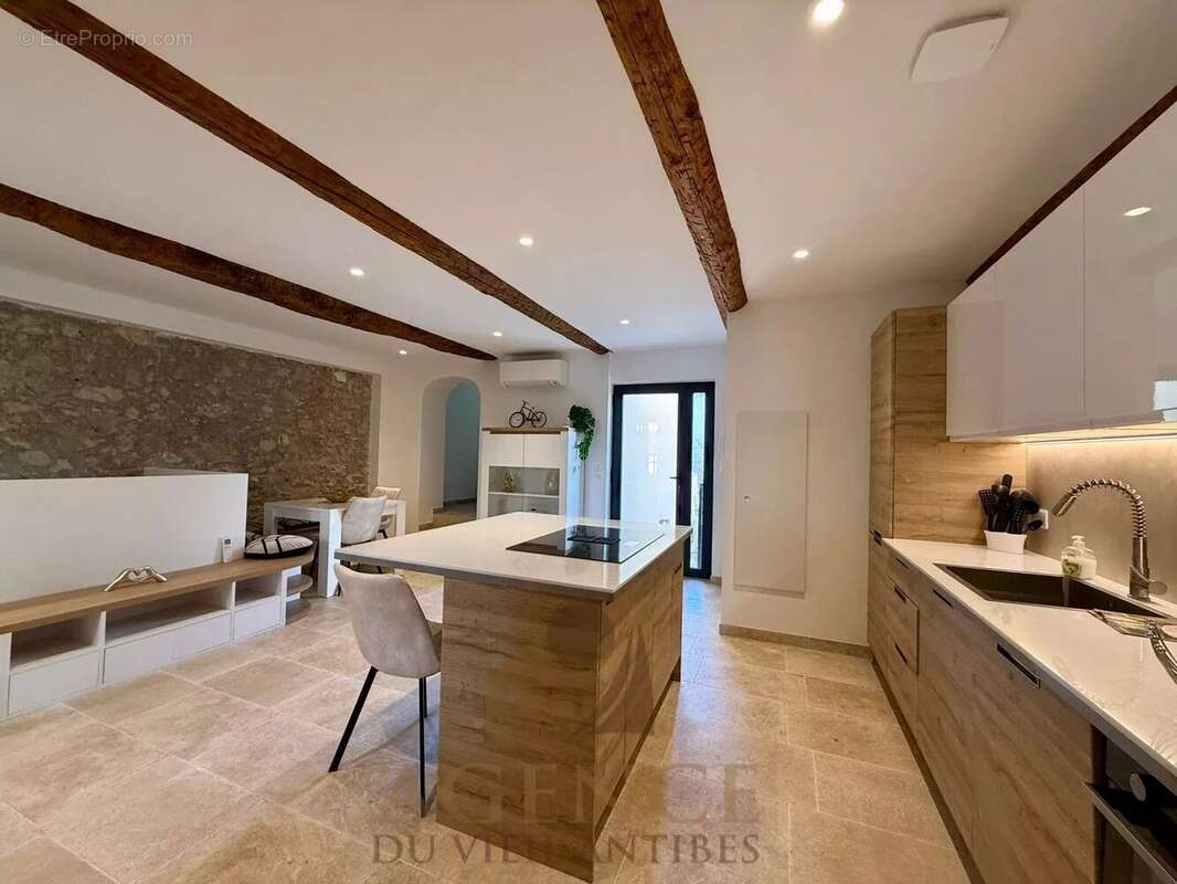 Vieil Antibes REZ-DE-JARDIN 107m2 - photo 7