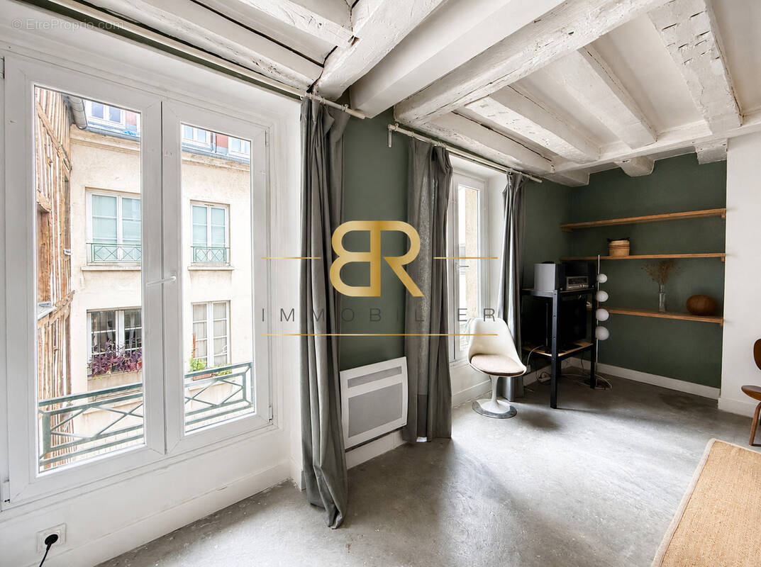 Appartement à PARIS-3E