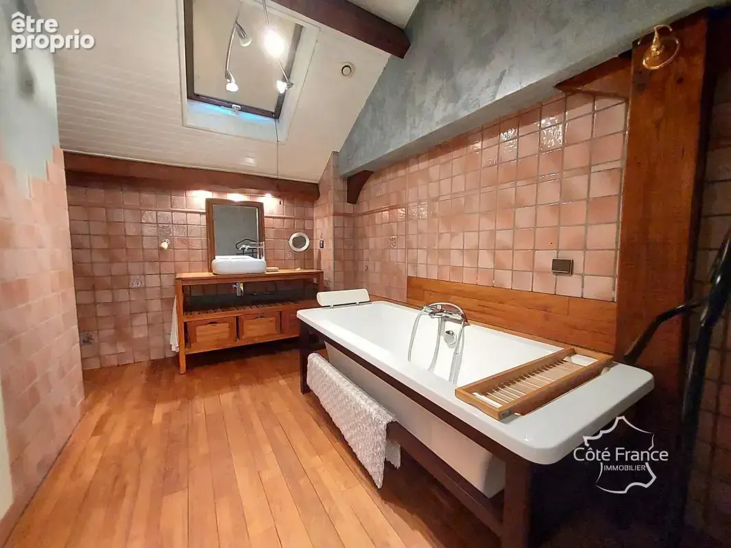 Propriété de 240 m2 avec deux habitations, dépendance, pisci - photo 14