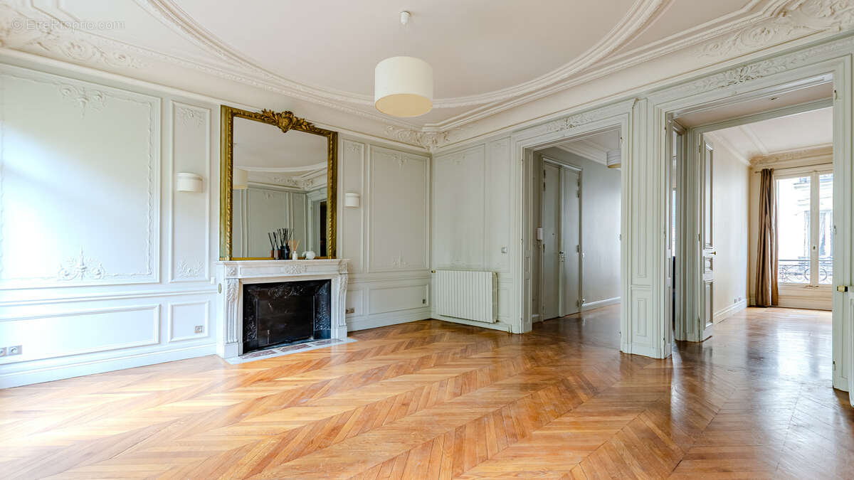 VENTE Paris 7e Champs de Mars  Appartement familial 3 chambres parquet moulures cheminées - photo 4