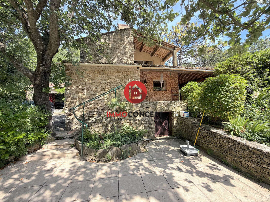 Maison à DOMAZAN