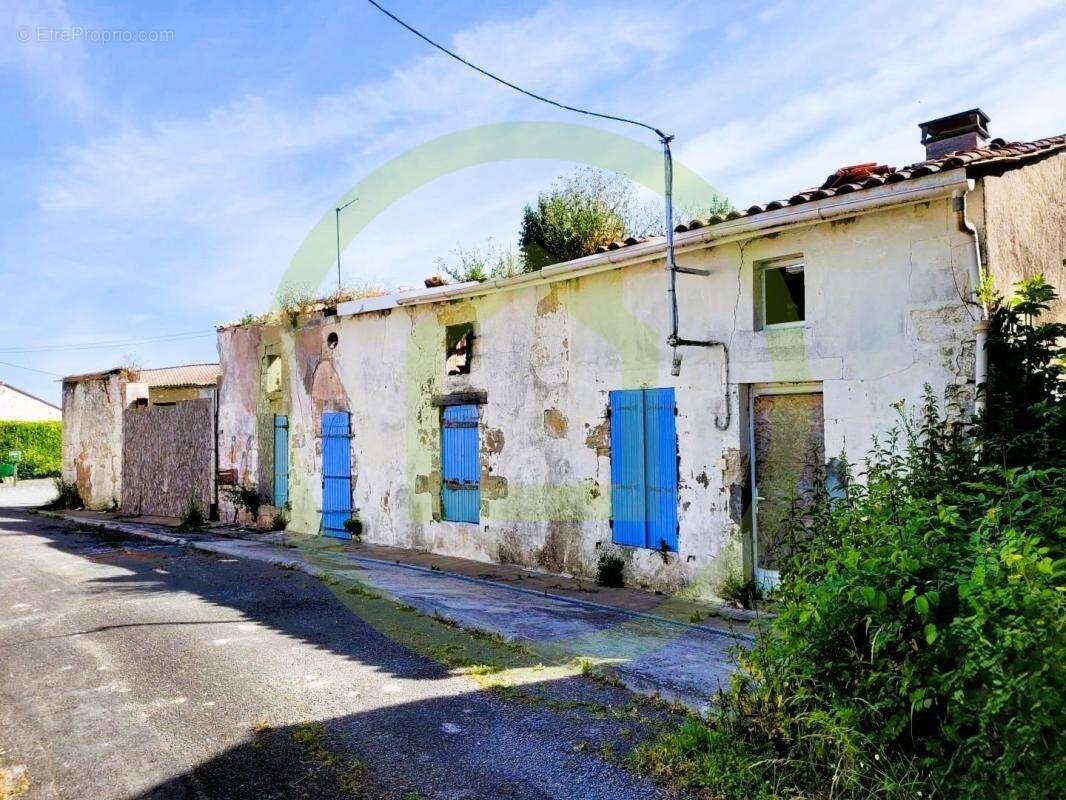 Maison à SAINT-THOMAS-DE-CONAC