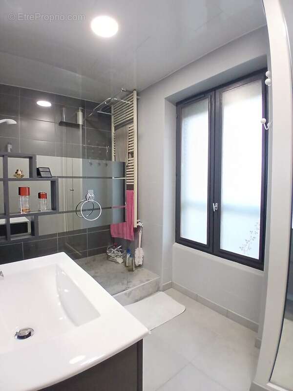 Salle d&#039;eau - Maison à LE PIN