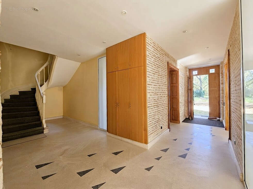 Demeure de caractère au cœur de la ville   450m2 -10 chambres- piscine sur parc de 8000m2 Coliving-Coworking- - photo 14
