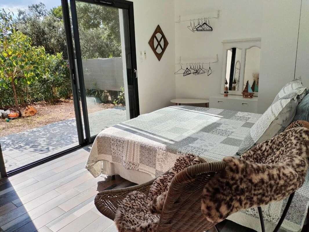 Maison à SAINTE-ANASTASIE-SUR-ISSOLE