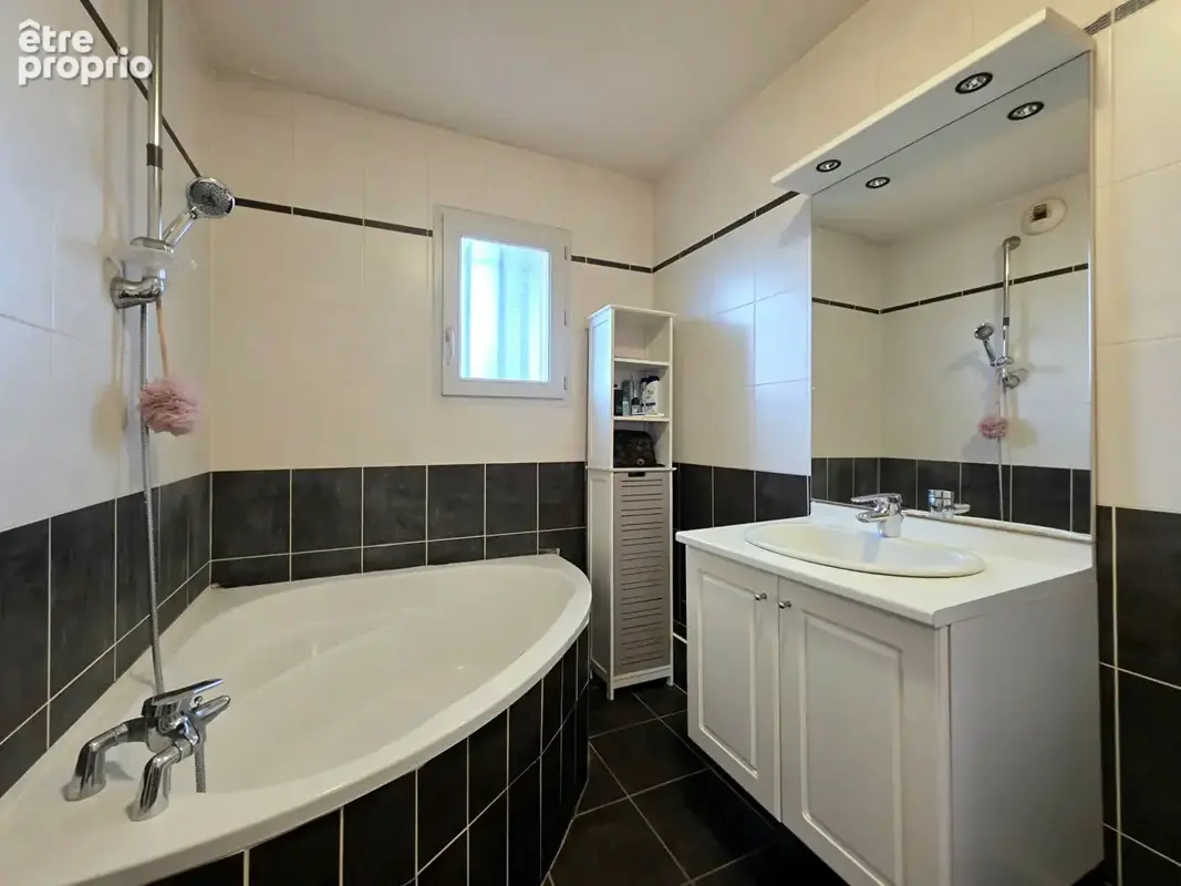 Appartement  base cosommation  energetique à Romans-sur-Isère - Réf 086672 - photo 6