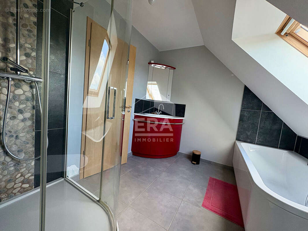 Maison à LA CAPELLE-LES-BOULOGNE