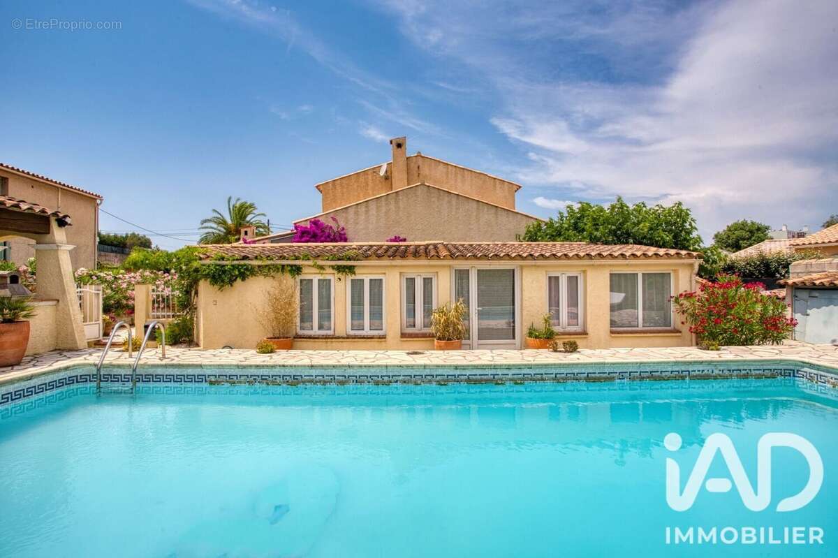 Photo 2 - Maison à SAINT-RAPHAEL