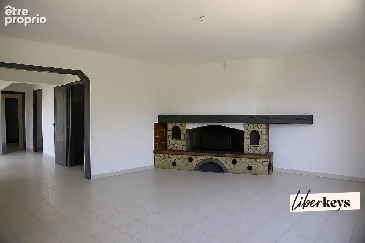 Au calme absolu et dans un parc arboré, propriété 2 habitations, dépendances - photo 2