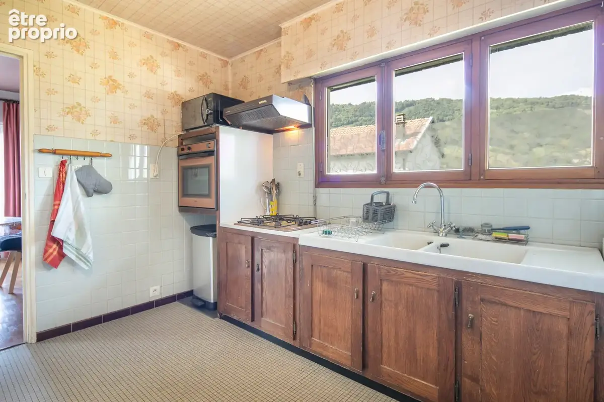 Rare a la vente - spacieux t5 avec balcons/terrasses, garage, cave & jardin commun -  la rochette ! - photo 7