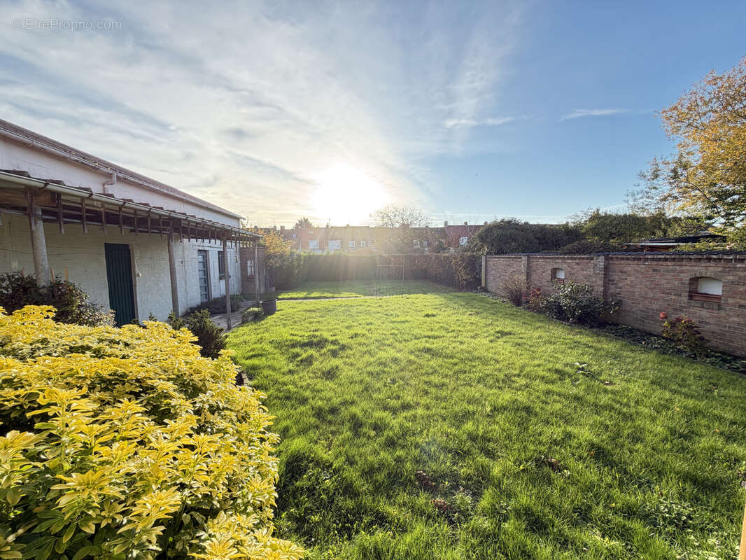 Maison à HAZEBROUCK
