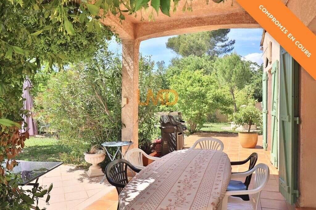 Saint Maximin la Sainte Baume: villa T7 de 155m2 sur terrain 290 - photo 10