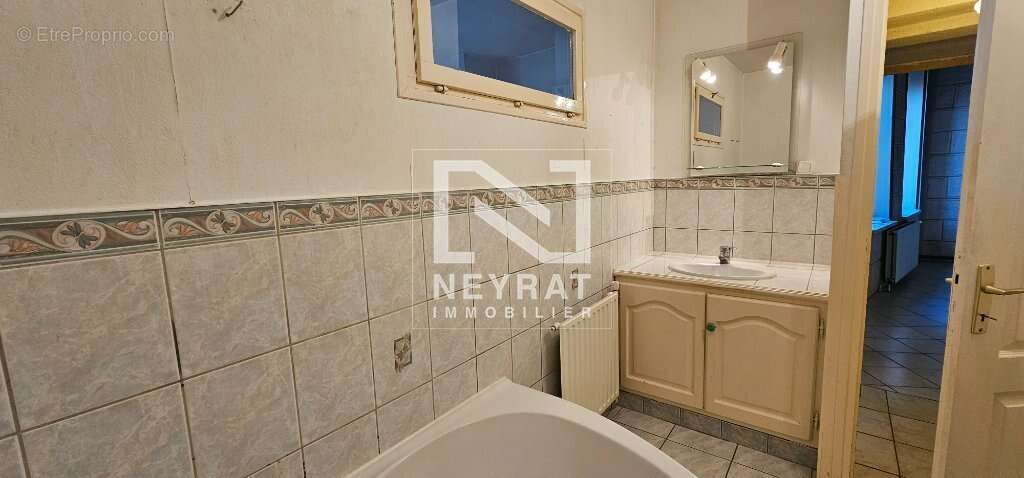 Appartement à CHENOVE