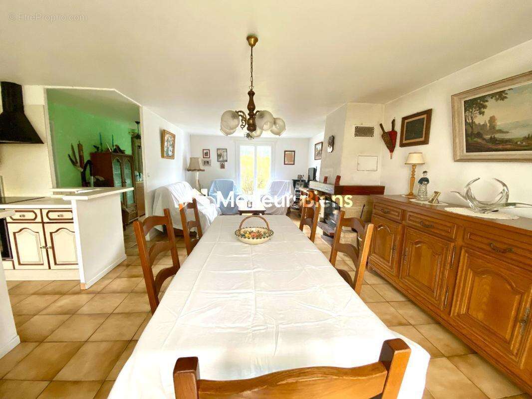 Maison à VOUILLE