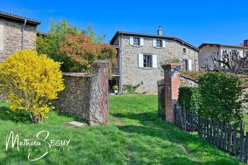Maison à SAINT-MARTIN-EN-HAUT