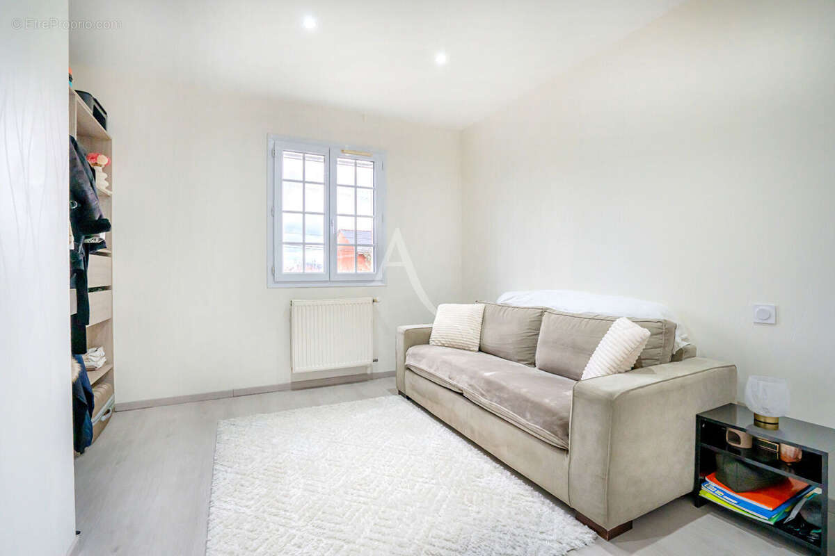 Maison à MONTREUIL-BELLAY