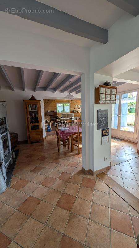 Exclusivité :  Maison rénovée avec grange et terrain constructible en sus (offert) - photo 7