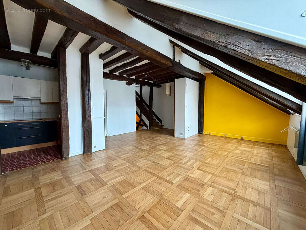 Appartement à PARIS-4E