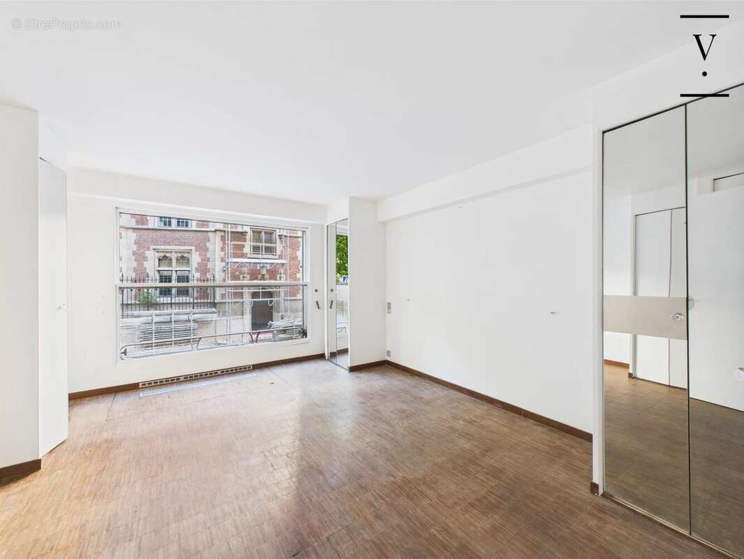 Appartement à PARIS-7E