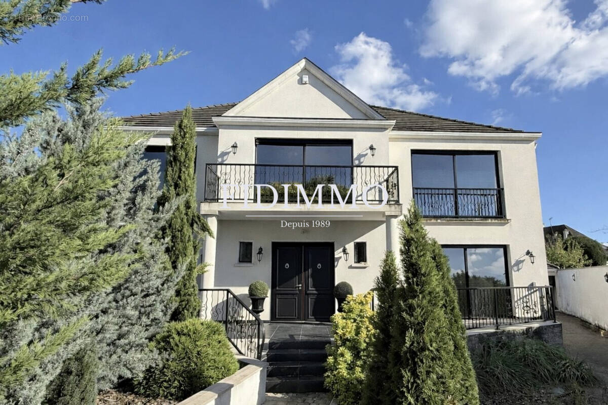 Maison à CHENNEVIERES-SUR-MARNE