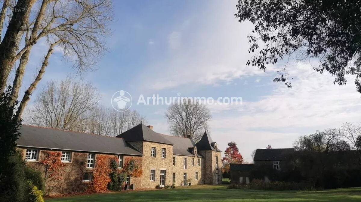 Maison à TINTENIAC