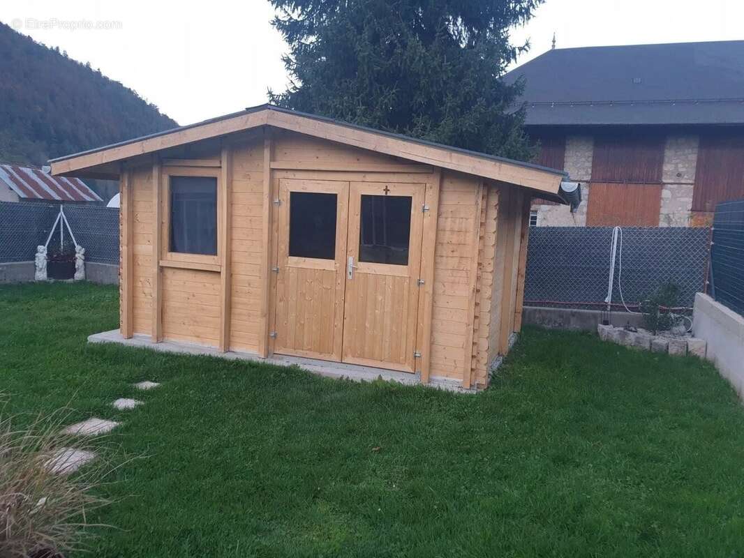 Appartement à ECOLE