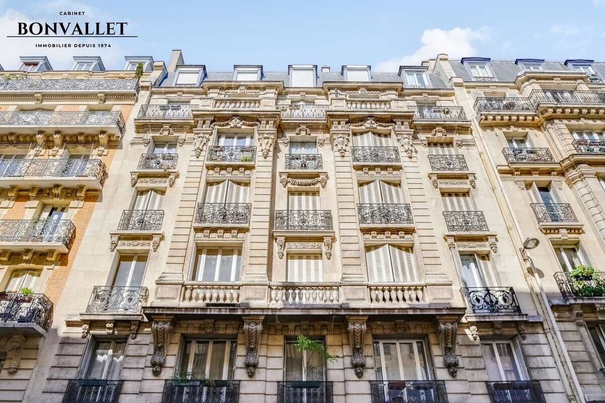 Appartement à PARIS-15E