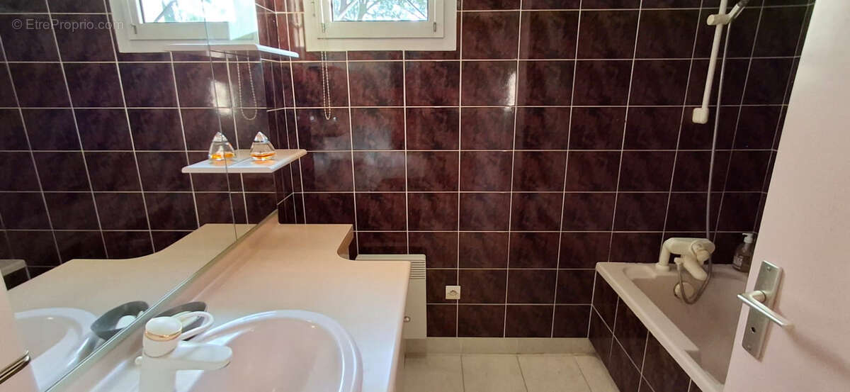 Appartement à SAINT-PAUL-TROIS-CHATEAUX