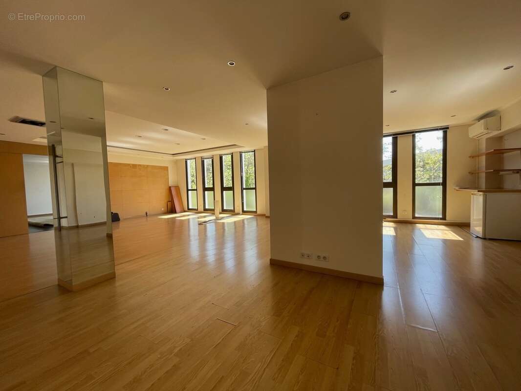 Grand Bureau 116m2 à vendre MOUGINS (06) - libre de suite - photo 3