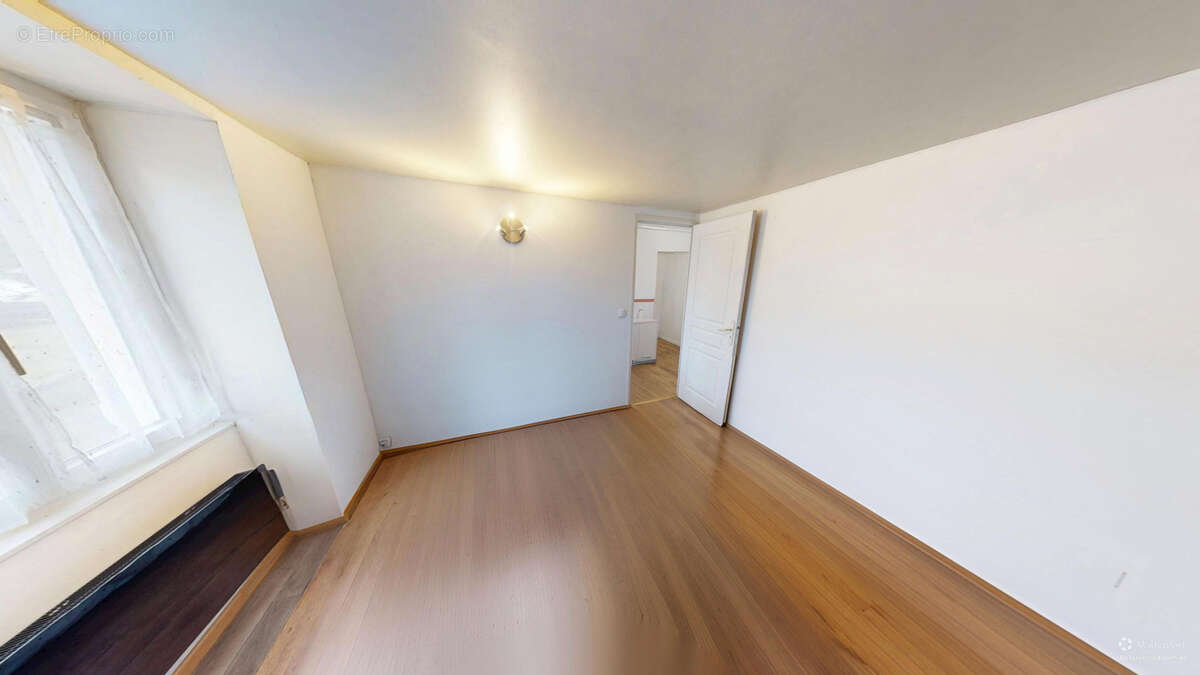 Maison à DECAZEVILLE