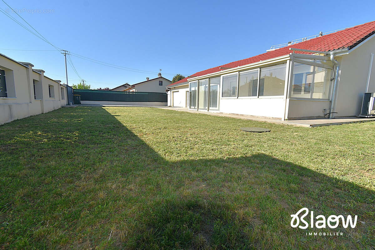 Maison 6 pièces 144 m² à vendre à Meyzieu (69330) - photo 7