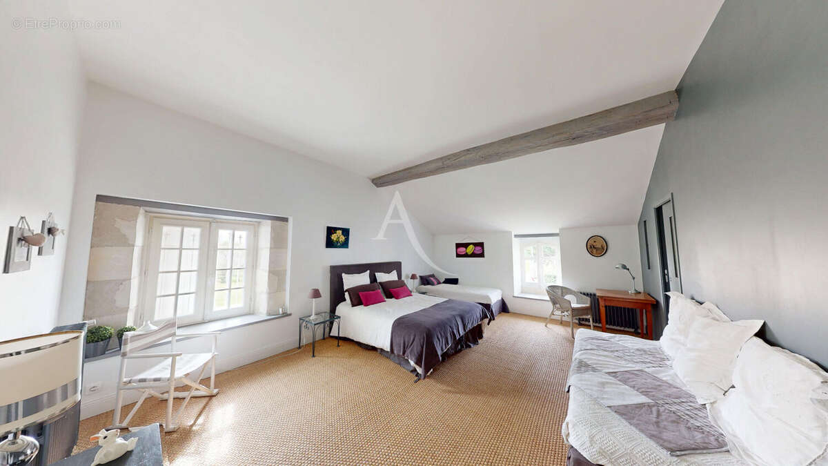 Maison à NIEUIL-L'ESPOIR