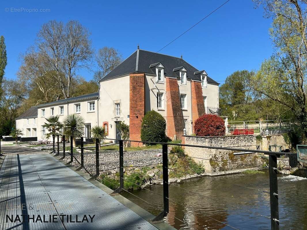 Orléans, Propriete à vendre, superbe Moulin rénové et bordé par la rivière, a l est d Orleans, parcelle de 4500 m² - photo 4