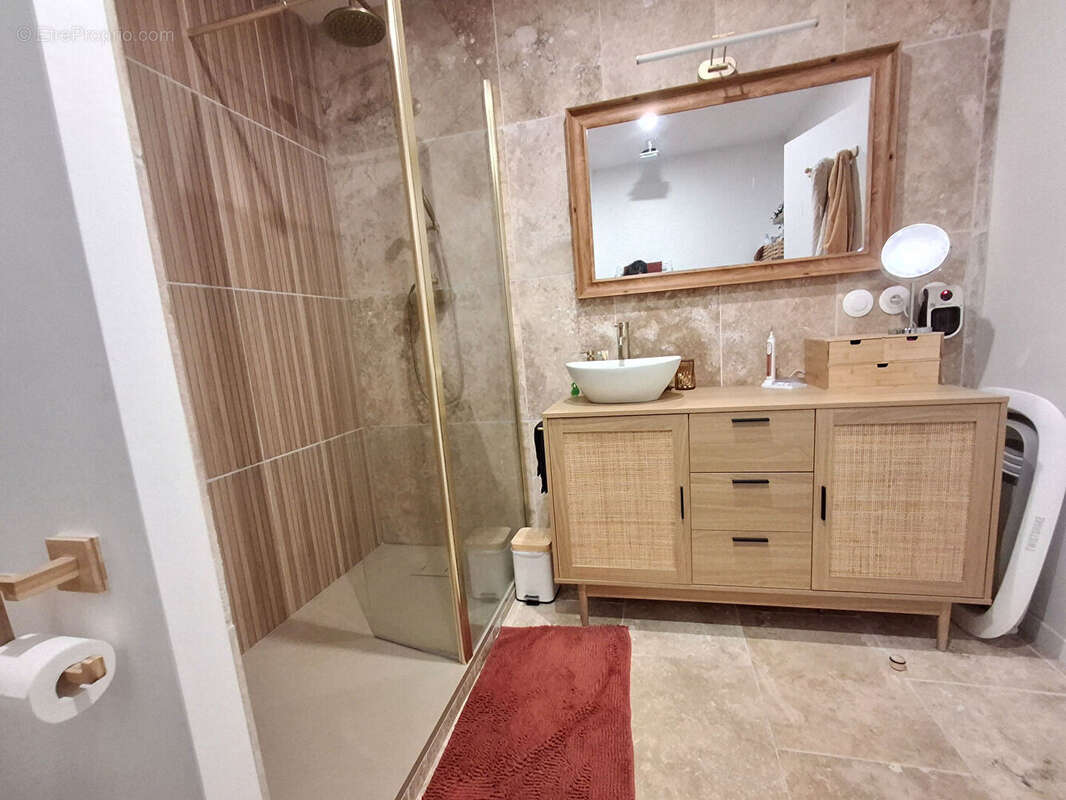 Appartement rénové avec cour - photo 7