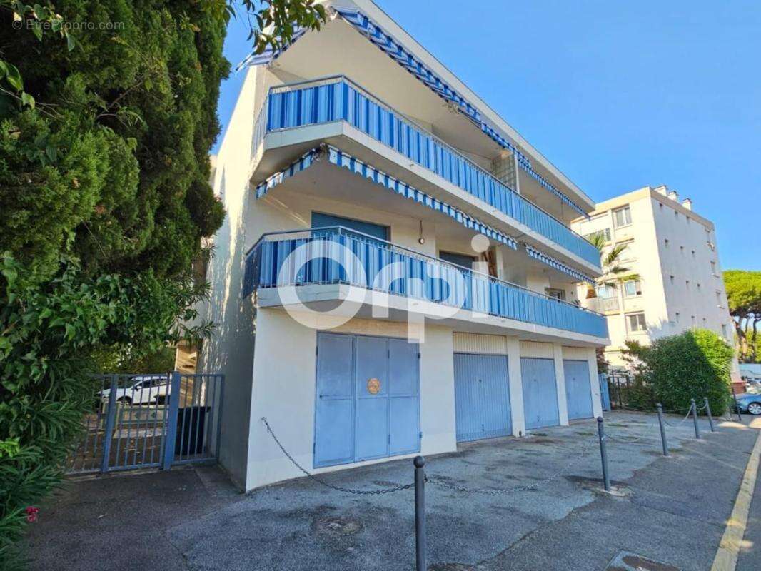 Appartement à MANDELIEU-LA-NAPOULE