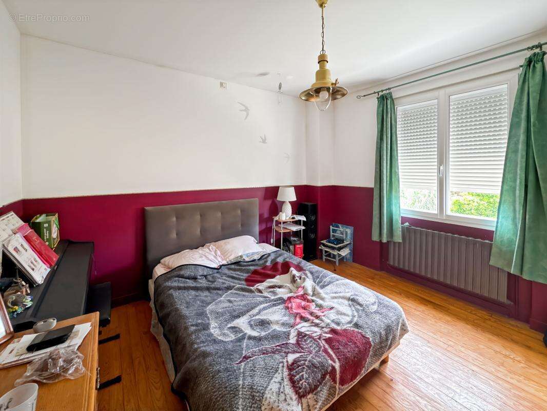 Maison à SAINT-LEON-SUR-L'ISLE