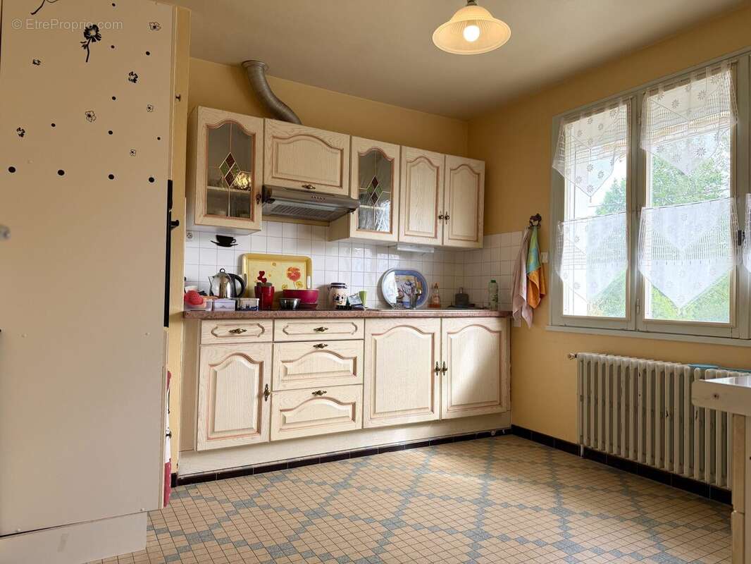 Cuisine - Maison à MONTFORT-LE-GESNOIS