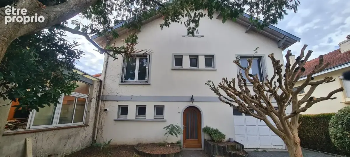 Maison Gorges Centre 8 P . 4 Chs . 174.34 M² . T 575 M² . Garage . Cave . Balcon - photo 2