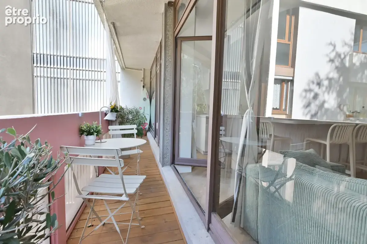 Superbe appartement entièrement rénové et meublé avec balcon   Chamalières, à proximité immédiate du Carrefour - photo 9