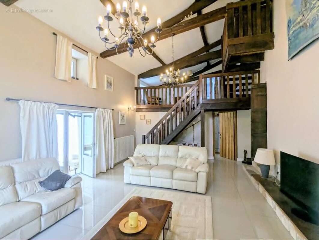 Maison à MOUILLERON-EN-PAREDS