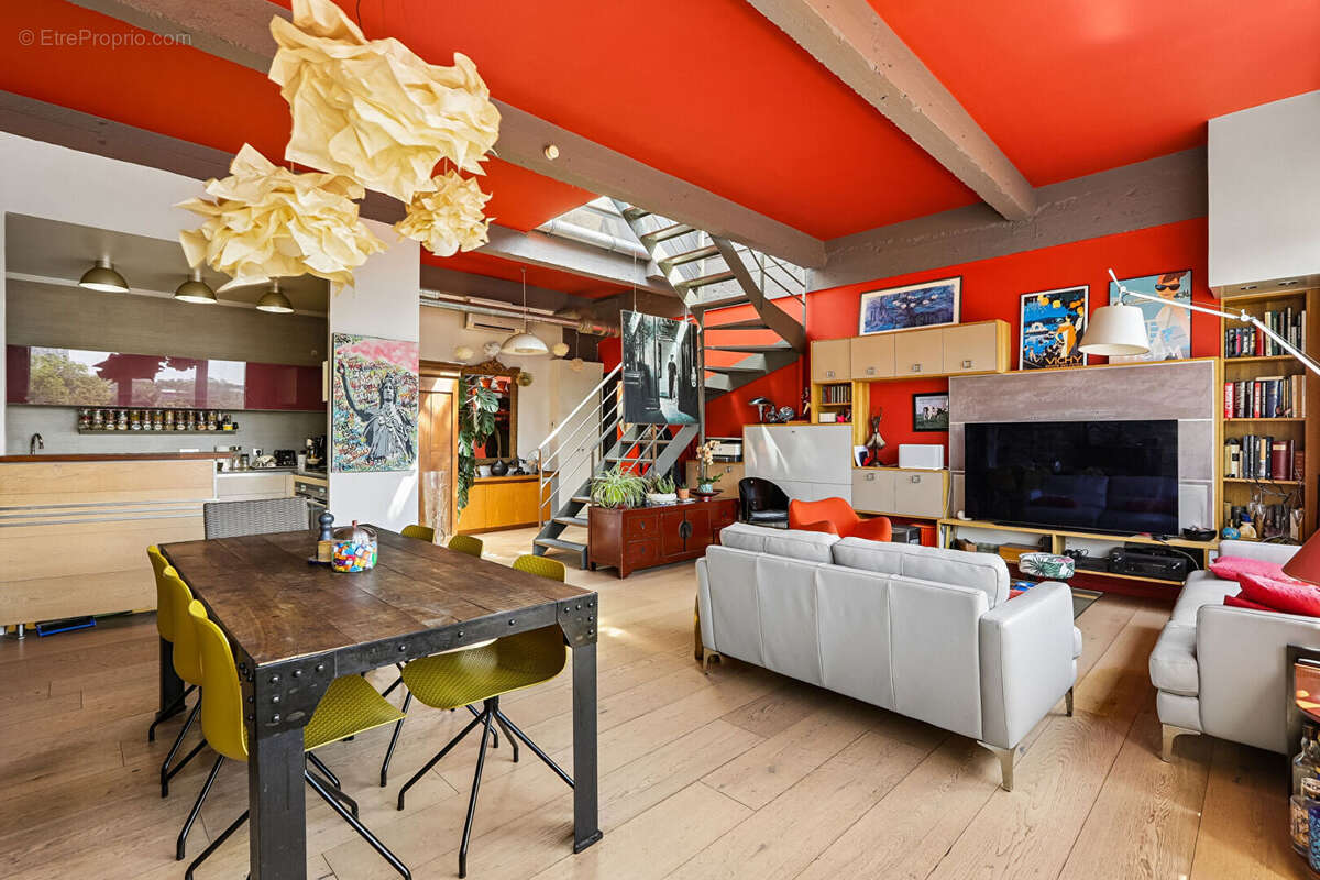 Appartement à LES LILAS